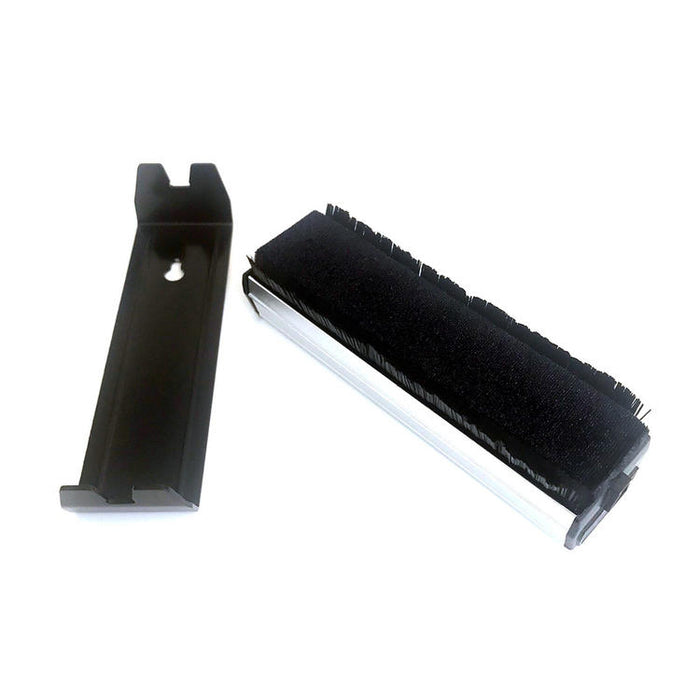 Music Hall Hunt EDA | Record Cleaning Brush - Antistatic Carbon Fibre - Top View | SONXPLUS Chambly